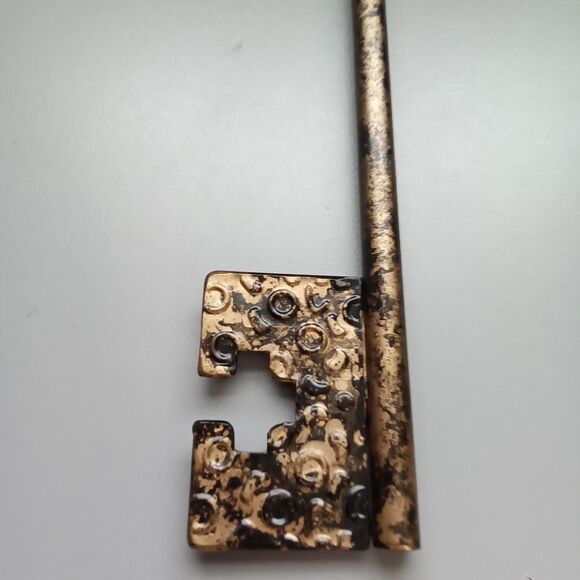 Wall Decor Metal Key Black‎ Gold Rustic Farmhouse - Picture 3 of 10